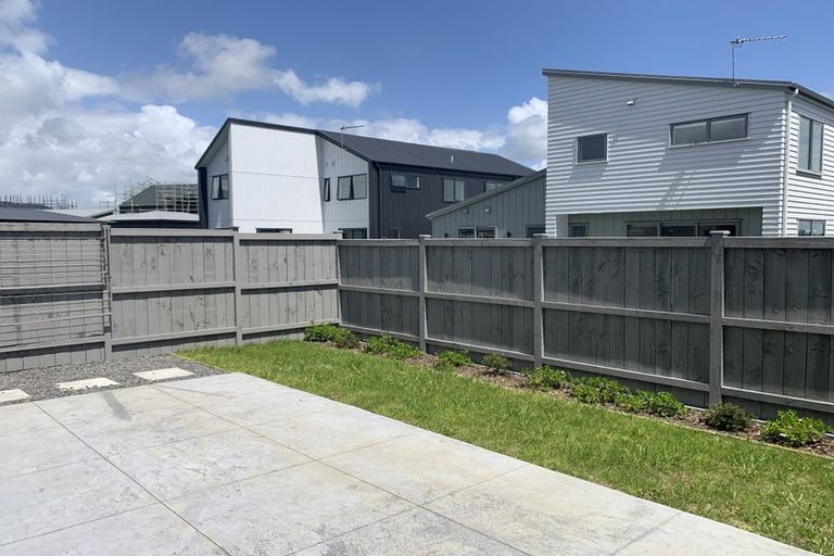 Photo of property in 20 Rauriki Lane, Rosehill, Papakura, 2113