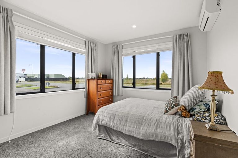 Photo of property in 24 Aspiring Drive, Poraiti, Napier, 4112