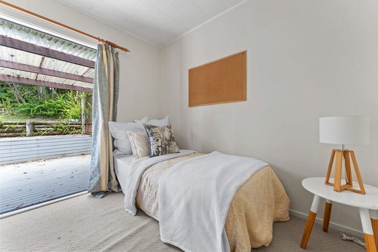 Photo of property in 17 Theban Place, Totara Vale, Auckland, 0629