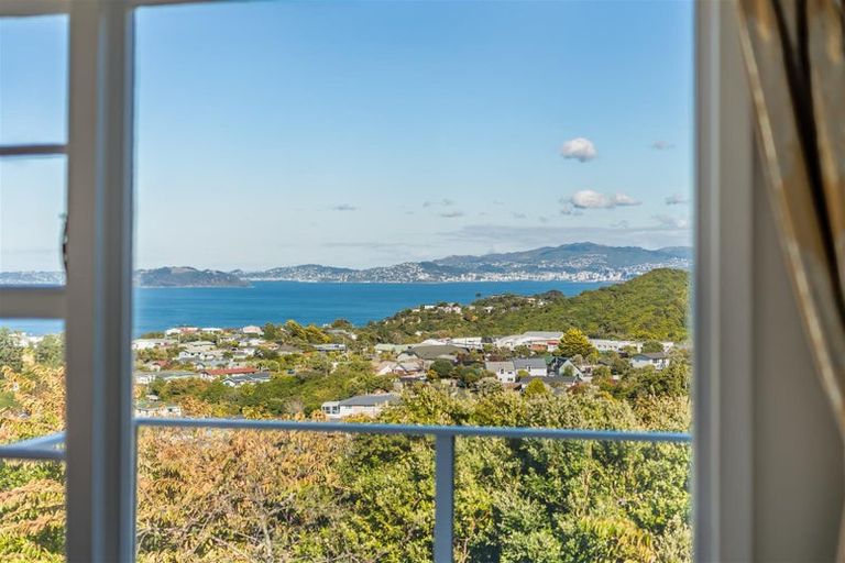 Photo of property in 24 Cypress Drive, Maungaraki, Lower Hutt, 5010