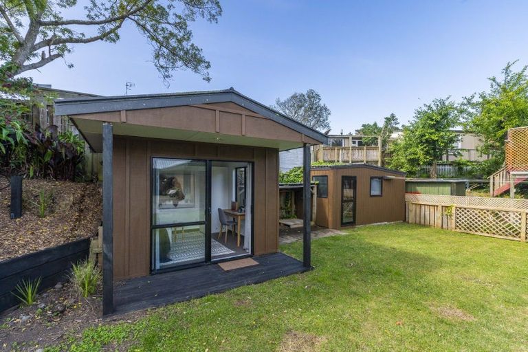 Photo of property in 18 Makora Road, Otaihanga, Paraparaumu, 5036