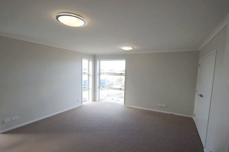 Photo of property in 10 Vincent Lane, Hobsonville, Auckland, 0616