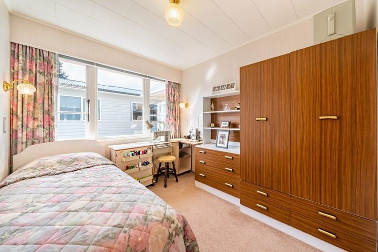 Photo of property in 28 Golf Road, Manor Park, Lower Hutt, 5019