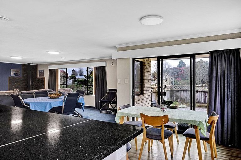 Photo of property in 20 Chartwell Drive, Eltham, 4322