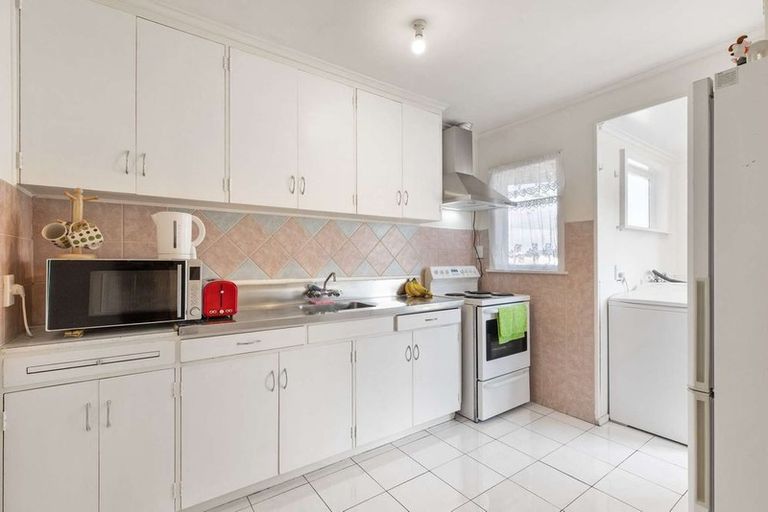 Photo of property in 2/70 Station Road, Papatoetoe, Auckland, 2025