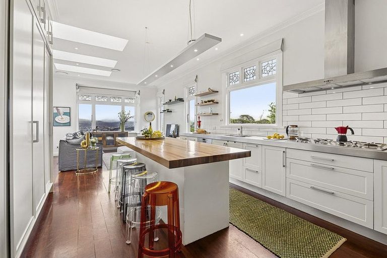 Photo of property in 39 Mills Road, Brooklyn, Wellington, 6021