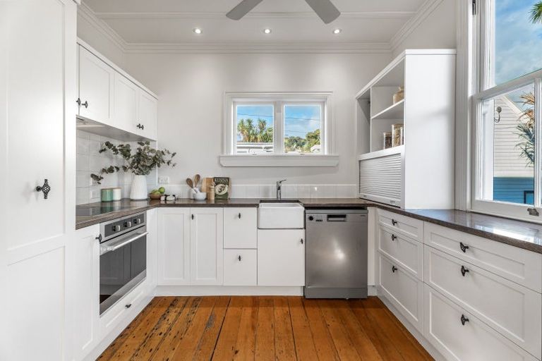 Photo of property in 29 Hastings Parade, Devonport, Auckland, 0624