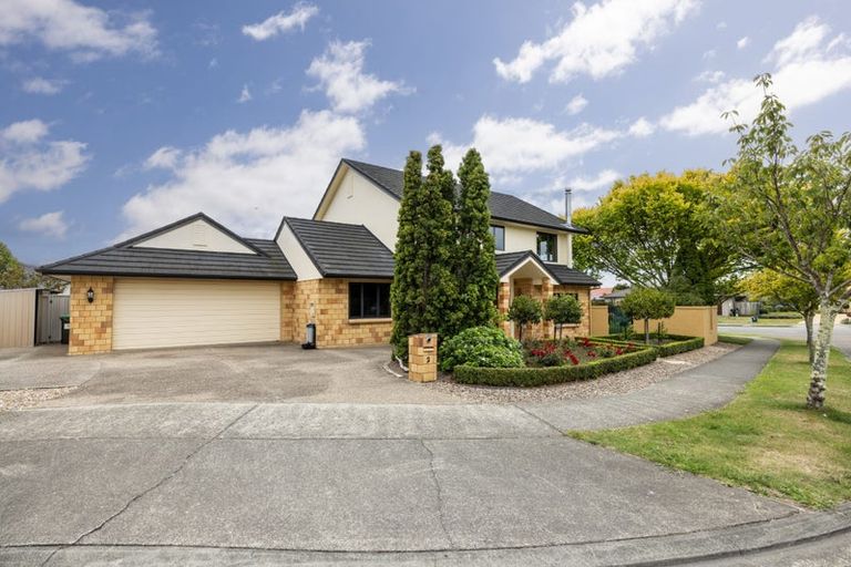 Photo of property in 2 Redwood Close, Havelock North, 4130