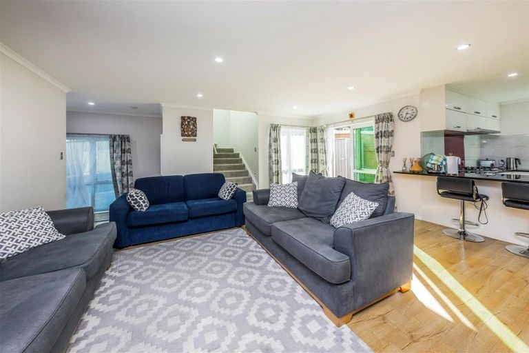 Photo of property in 27d Gifford Road, Papatoetoe, Auckland, 2025