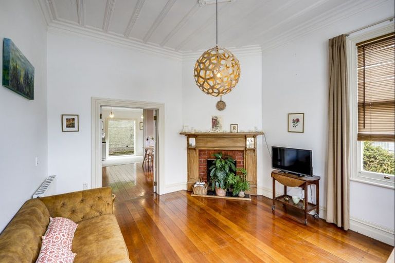 Photo of property in 2 Cameron Road, Bluff Hill, Napier, 4110