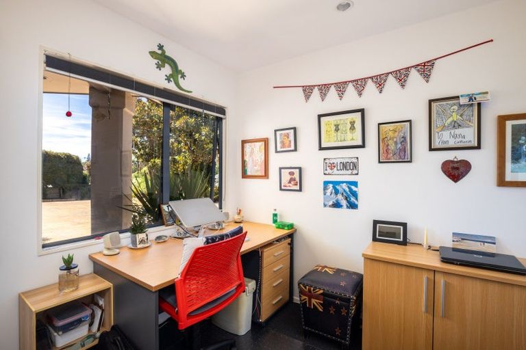 Photo of property in 3 Park View, Ferndale, New Plymouth, 4310