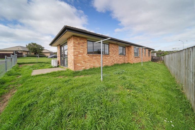 Photo of property in 21 Masters Place, Favona, Auckland, 2024