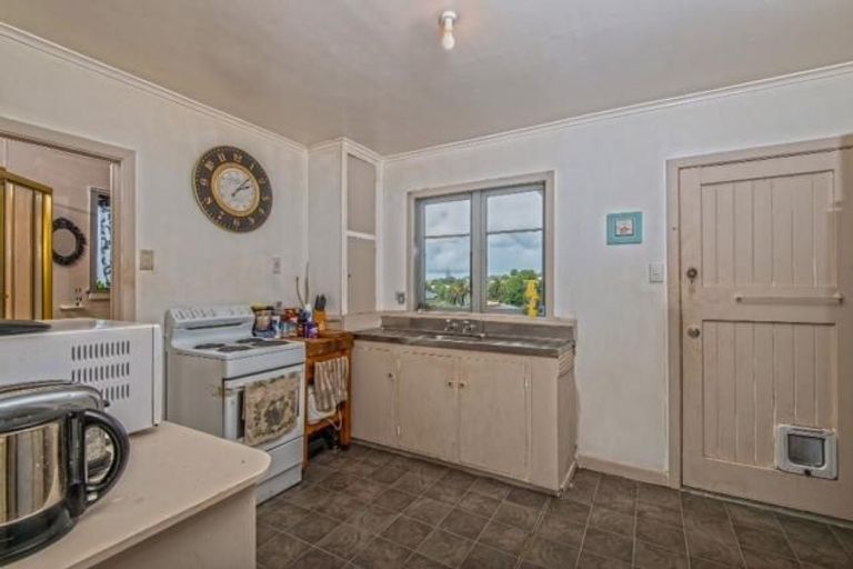 Photo of property in 693 Beach Road, Rothesay Bay, Auckland, 0630