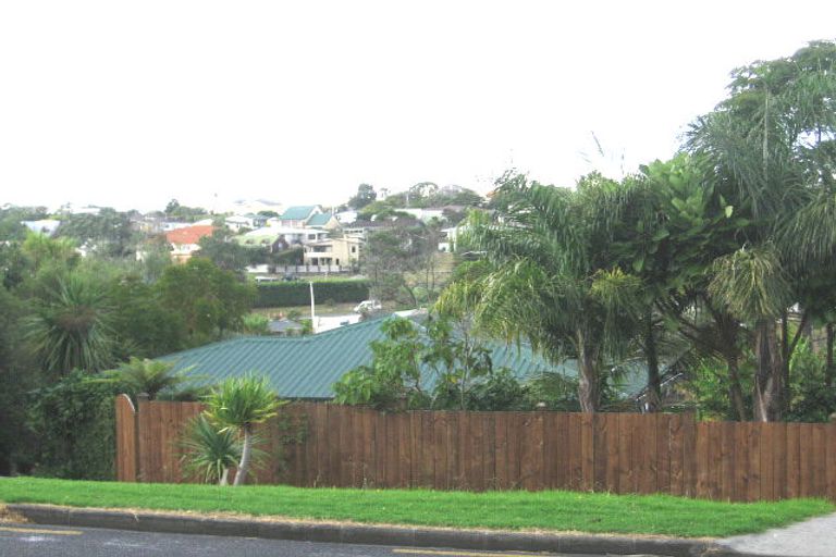 Photo of property in 2/50 Nigel Road, Browns Bay, Auckland, 0630