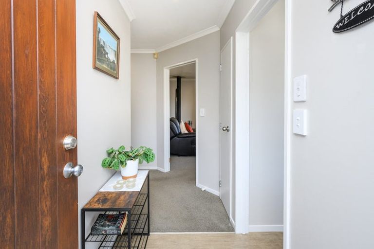 Photo of property in 32 Somerset Crescent, Highbury, Palmerston North, 4412