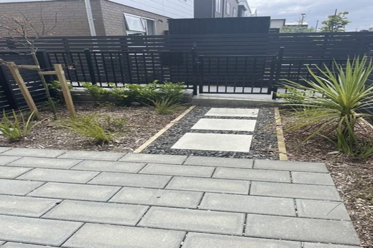 Photo of property in 9/25 Jabuka Street, Glen Eden, Auckland, 0602