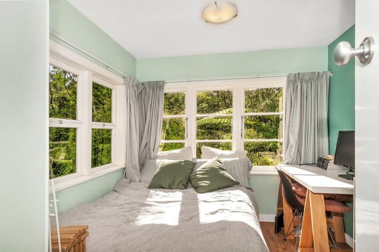 Photo of property in 16 Mahoe Road, Titirangi, Auckland, 0604