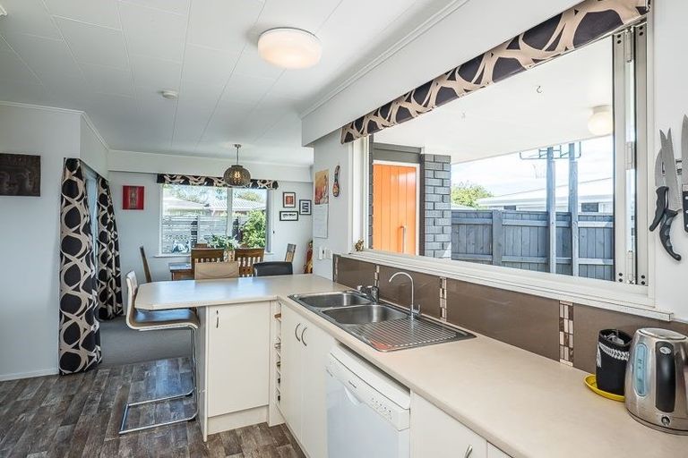 Photo of property in 53 Rimu Street, Waikanae, 5036