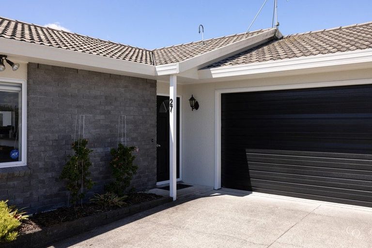 Photo of property in 27 Balmacewen Place, Mount Maunganui, 3116
