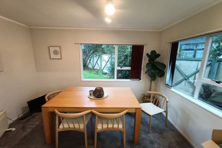 Photo of property in 51a Guadeloupe Crescent, Grenada Village, Wellington, 6037