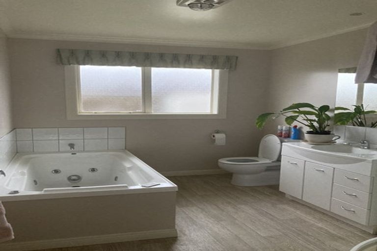 Photo of property in 9 Kent Street, Levin, 5510