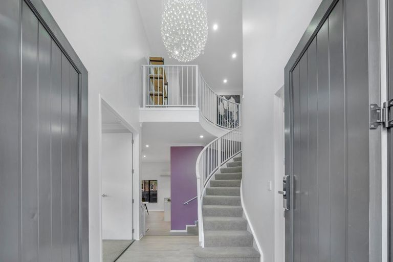 Photo of property in 29 Midhurst Avenue, Henderson, Auckland, 0612