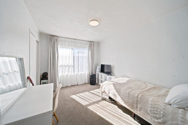 Photo of property in 16 Tahara Crescent, Mount Maunganui, 3116