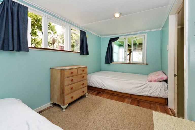 Photo of property in 25 Rayner Road, Piha, 0772