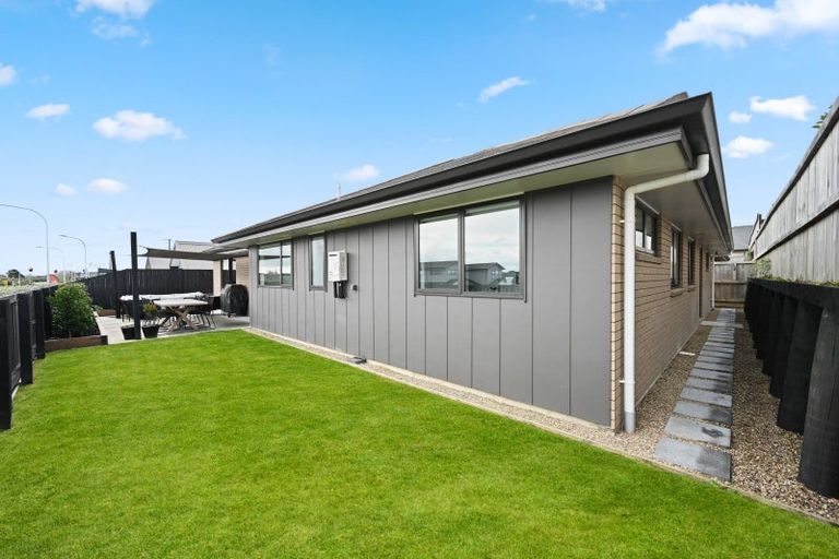 Photo of property in 8 Pragma Rise, Rototuna North, Hamilton, 3210