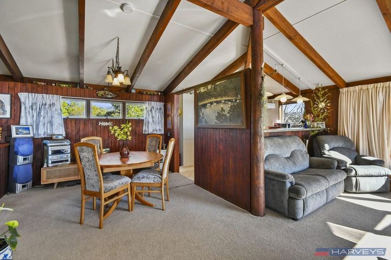 Photo of property in 211 Howard Road, Orere Point, Papakura, 2585