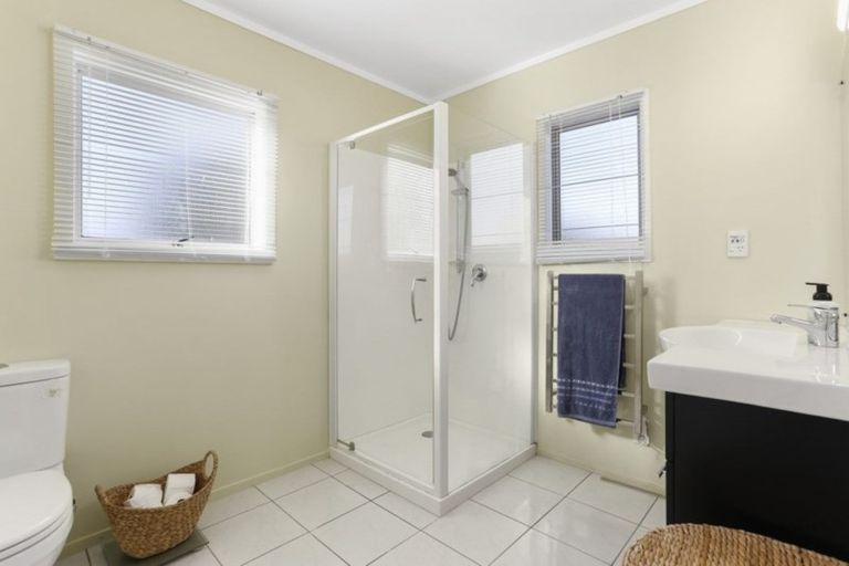 Photo of property in 1/83 Mcleod Road, Te Atatu South, Auckland, 0610