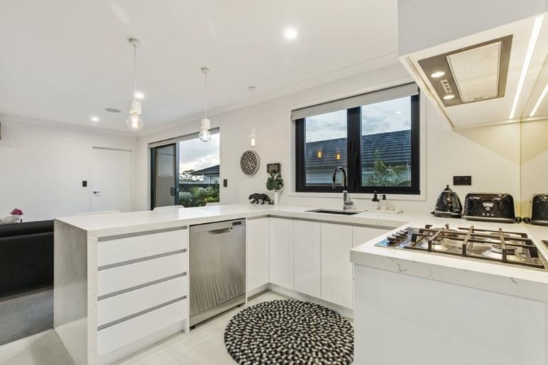 Photo of property in 92 Intrepid Crescent, Beachlands, Auckland, 2018