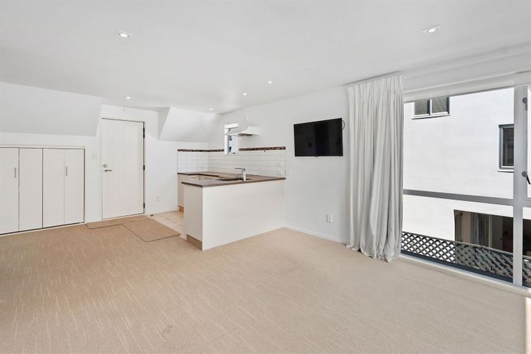 Photo of property in 8/32 Cranmer Square, Christchurch Central, Christchurch, 8013