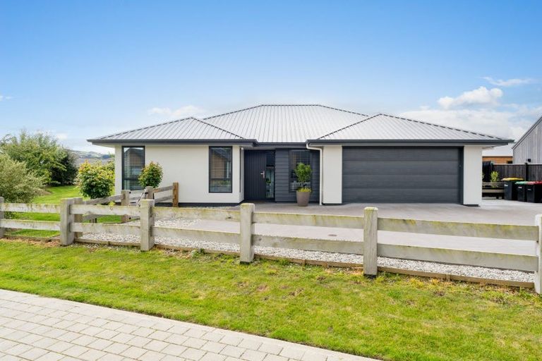 Photo of property in 13 Three Kings Court, Outram, 9019