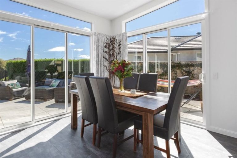 Photo of property in 15 Bridford Way, Paraparaumu, 5032