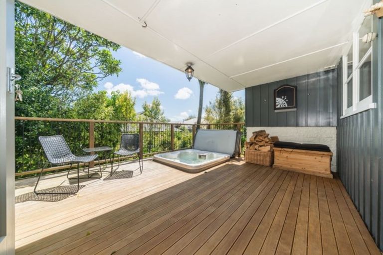 Photo of property in 17 Swansea Street, Hokowhitu, Palmerston North, 4410