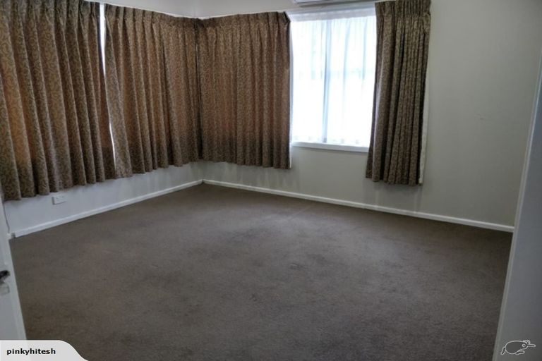 Photo of property in 17 Roslyn Road, Mount Wellington, Auckland, 1060