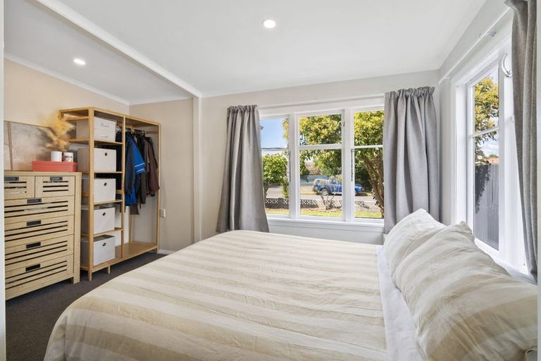Photo of property in 11 Pembroke Street, Highbury, Palmerston North, 4412