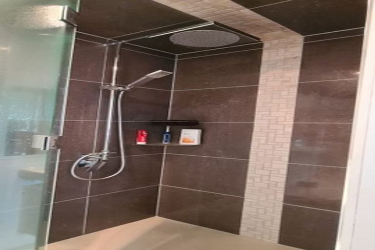 Photo of property in 3 The Terrace, Herald Island, Auckland, 0618