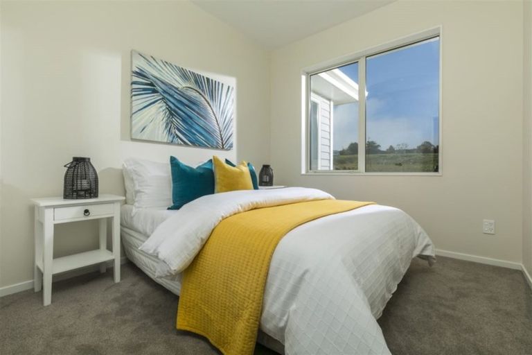 Photo of property in 28 Jeroboam Loop, Kumeu, 0810