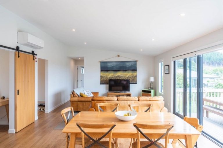 Photo of property in 9 Tauhou Place, Waikanae, 5036