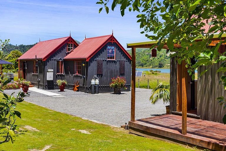 Photo of property in 145 Te Mahoe Road, Mokau, 4376