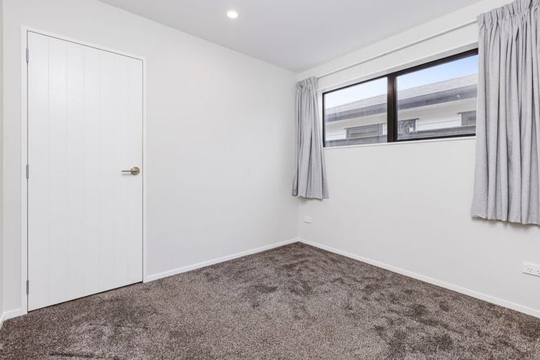 Photo of property in 19 Farmland Road, Papakura, 2110