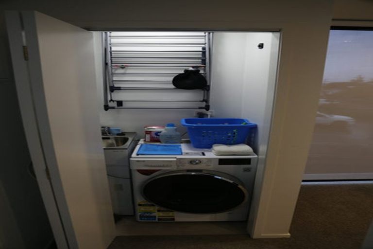 Photo of property in 1/86 Hurlstone Drive, Waiwhakaiho, New Plymouth, 4312