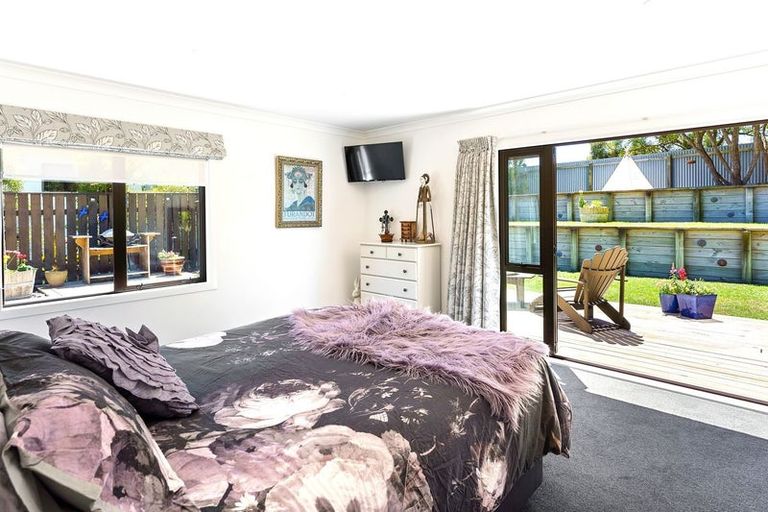 Photo of property in 29 Eruini Street, Waikanae Beach, Waikanae, 5036
