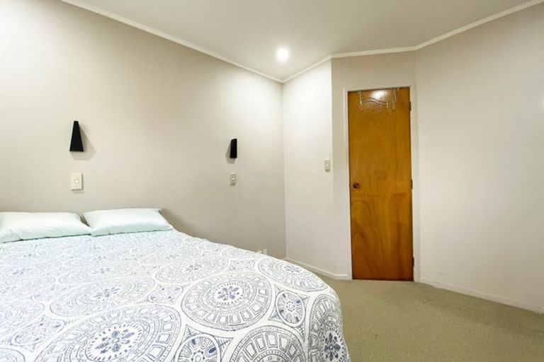Photo of property in 33 Dianne Louise Drive, Half Moon Bay, Auckland, 2012