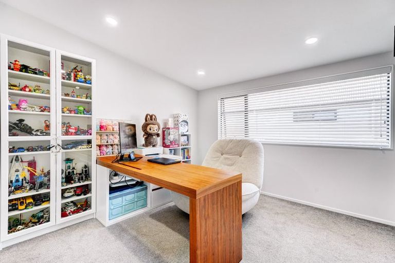 Photo of property in 5 Kearns Drive, Hobsonville, Auckland, 0616