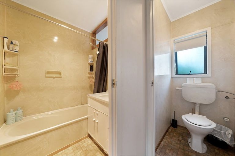 Photo of property in 2/191 Don Buck Road, Massey, Auckland, 0614