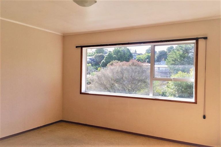 Photo of property in 2/80 Peach Road, Glenfield, Auckland, 0629