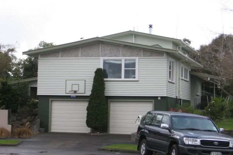 Photo of property in 4 Goodwyn Crescent, Hokowhitu, Palmerston North, 4410